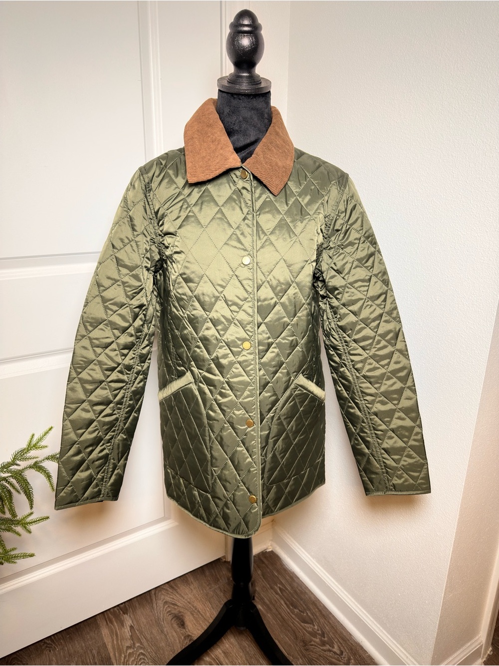 Hunter Olive Green Quilted Jacket with Brown Corduroy Collar / BNWT